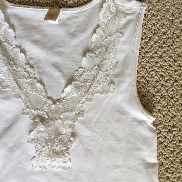 Banana Republic cream lace trim tank - Picture 1 of 4